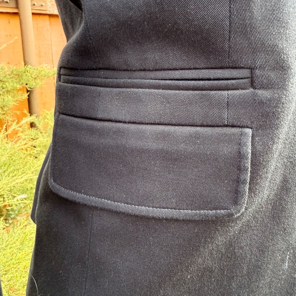 Classic Brooks Brothers Tailored Navy Blazer - Picture 5 of 16